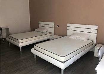 RIF. A000269 VICINANZE CENTRO PER STUDENTESSE!!!!