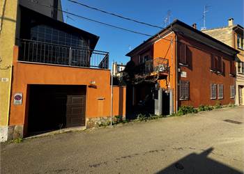 RIF. V000398 CASA INDIPENDENTE ZONA XX SETTEMBRE 